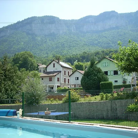 Les Chalets De Pertuis