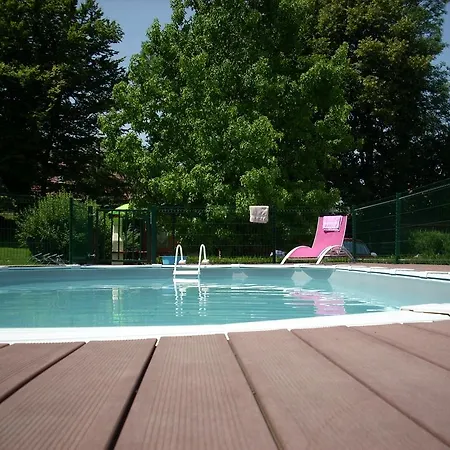 Holiday park Les Chalets De Pertuis 3*