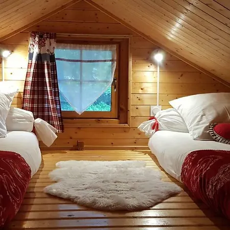 Holiday park Les Chalets De Pertuis 3*