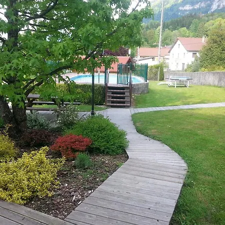 Les Chalets De Pertuis Semesterpark 3*